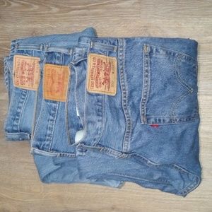 Lot of 3 Levis mens 36x30 and 36x32 550 relax fit jeans